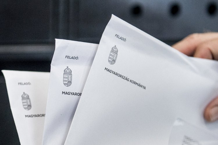 Eddig mintegy 400 ezren töltötték ki a nemzeti konzultációt                 