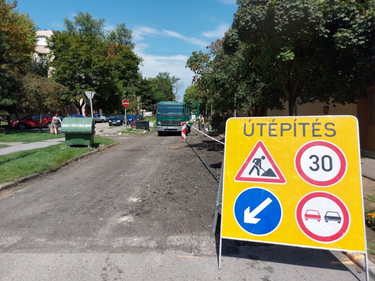 Forgalomkorlátozás az Árok utcán: 130 méteres szakaszon építenek be csővezetéket