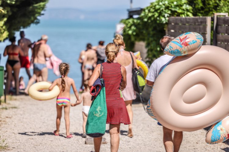 Tovább tombol a kánikula - akár 35 fok is lehet ma          