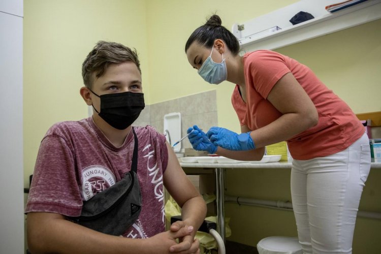 Az iskolakezdésre az iskolákban is lesz oltási akció        