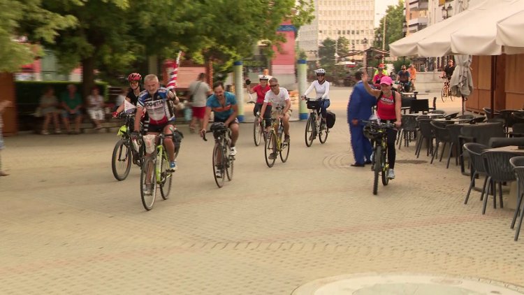 Otthonról Haza – Nyíregyházára érkezett a Kárpátaljáról Budapestre tartó biciklis csapat