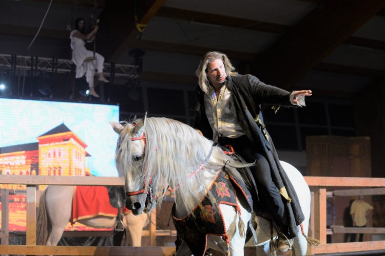 Újra Nyíregyházán a nemzeti lovas színház, Pintér Tiborral a Timpex Arénában! 