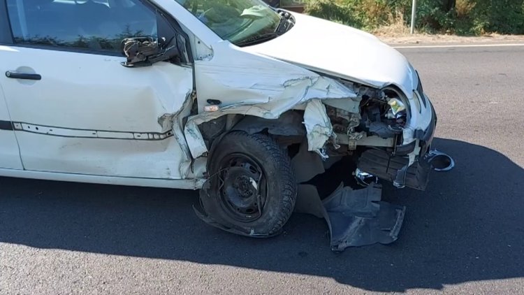Két személyautó ütközött a 36-os számú főútvonalon, Rókabokornál