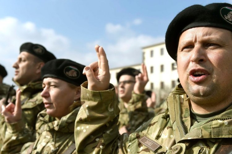 Benkő: Tíz év alatt 17-ről 11 ezer fölé nőtt a tartalékos katonák száma
