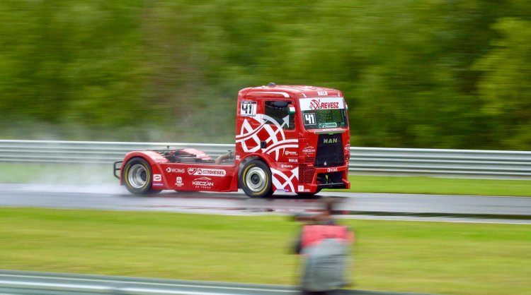 Révész Racing - Két győzelem Csehországban, de az egyiket elvették 