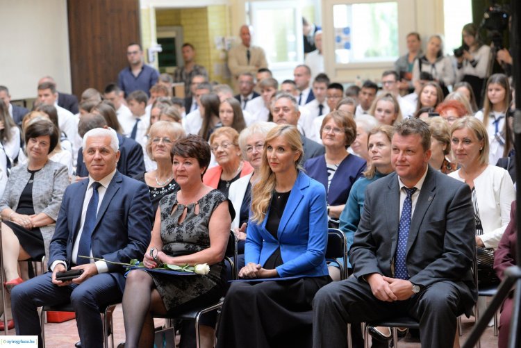 Jubileumi tanévnyitóval indult az év a százéves Vasvári Pál Gimnáziumban