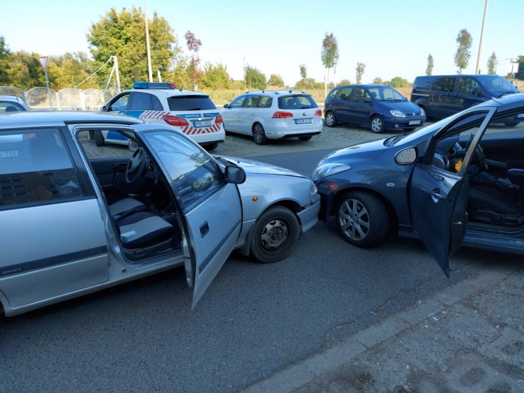 Koccanásos baleset történt csütörtökön a Törzs utcánál