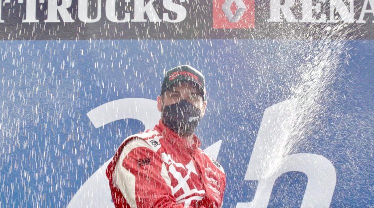 Vasárnapra is jutott egy Révész Racing győzelem - Kiss Norbi nyert Le Mans-ban