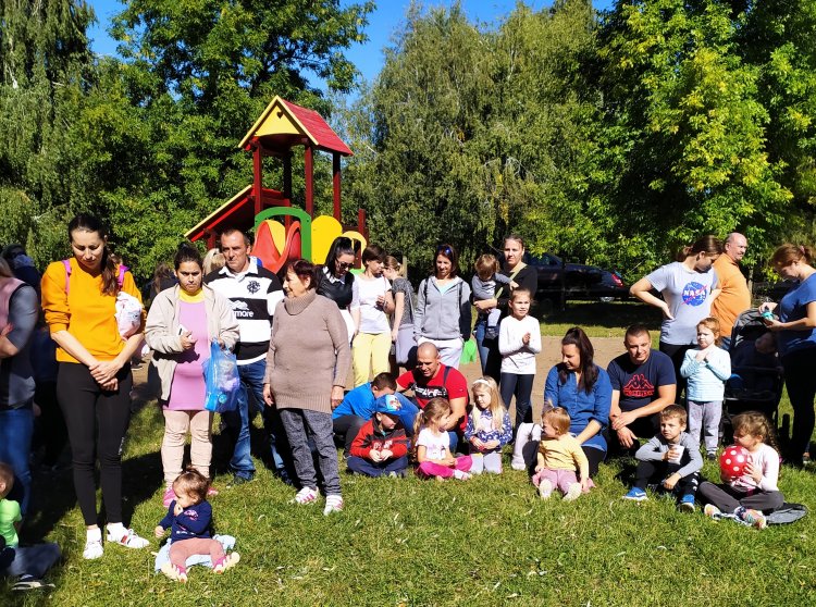 Családi napot szervezett az Orosért Közéleti Egyesület az Élet utcai játszótéren