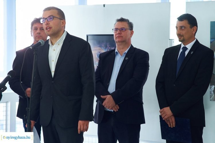 Megnyílt az Őszi Tárlat a Váci Mihály Kulturális Központ első emeletén
