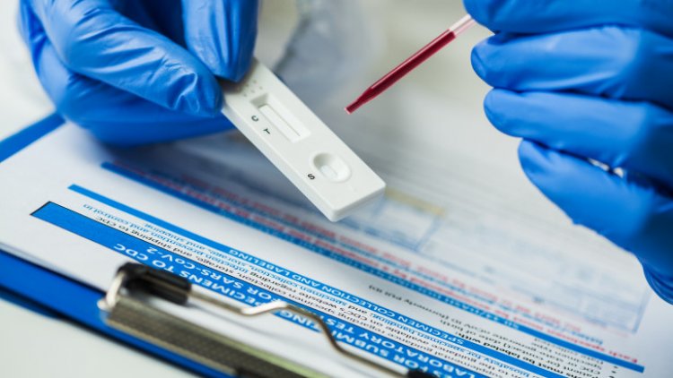 Antigén gyorstesztekkel és védőpajzsokkal látja el a Kormányhivatal a háziorvosokat