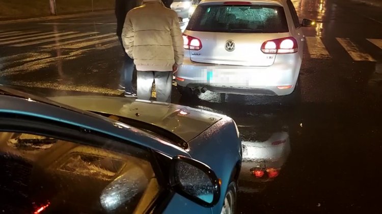 Ráfutásos baleset történt a László utcai kereszteződésben               