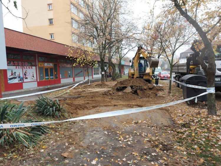 Eltört egy ivóvízcső a Ferenc körút 5. szám előtt
