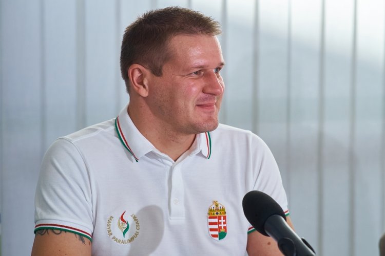 A csillagos ég a határ - Tarjányi István kerekesszékes vívó ideális körülmények között készülhet
