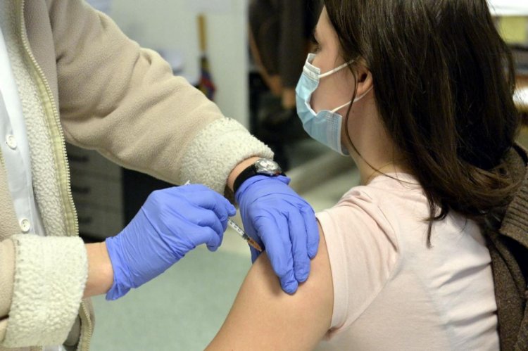 György István: több mint 880 ezer ember vette fel a vakcinát az oltási akcióban