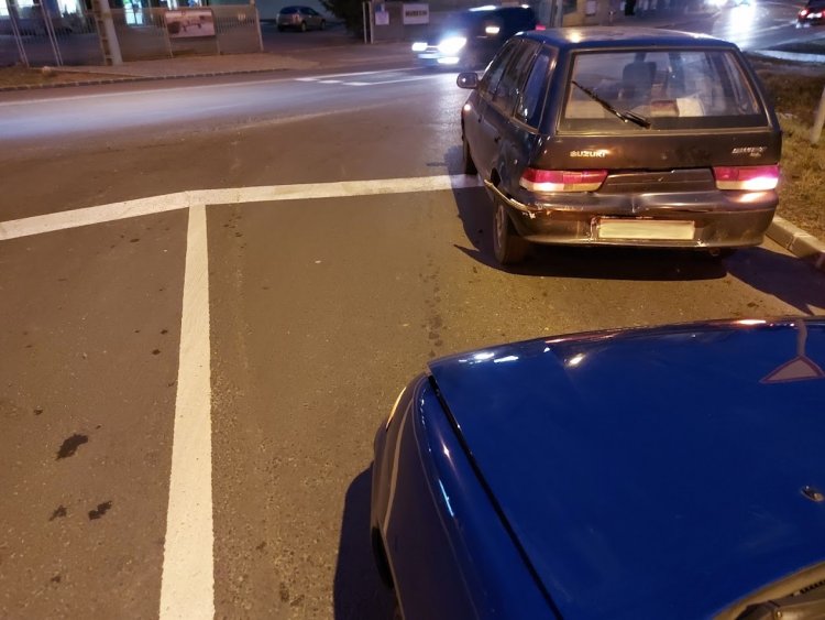A Korányi Frigyes utcán két személyautó ütközött