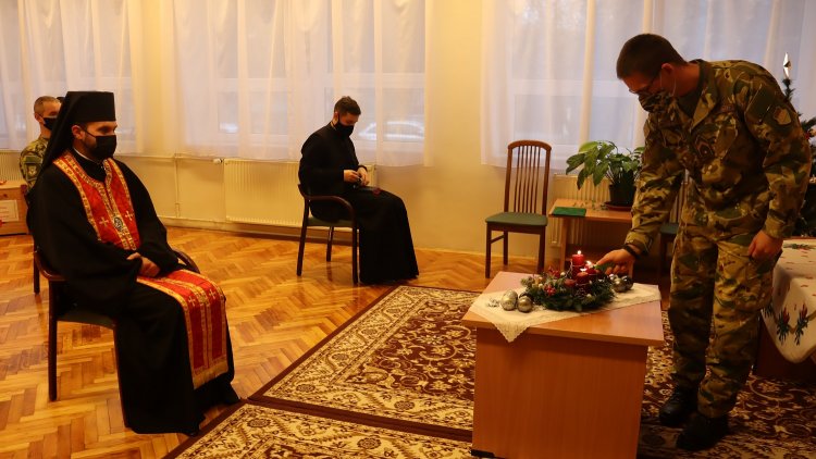 Püspöki látogatás a nyíregyházi Damjanich laktanyában
