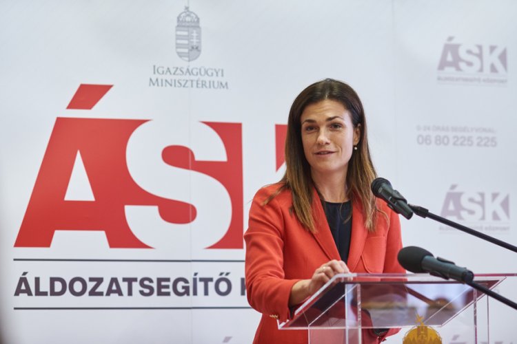 Dr. Varga Judit miniszter szerint a törvény fontos eszköze a gyermekvédelemnek