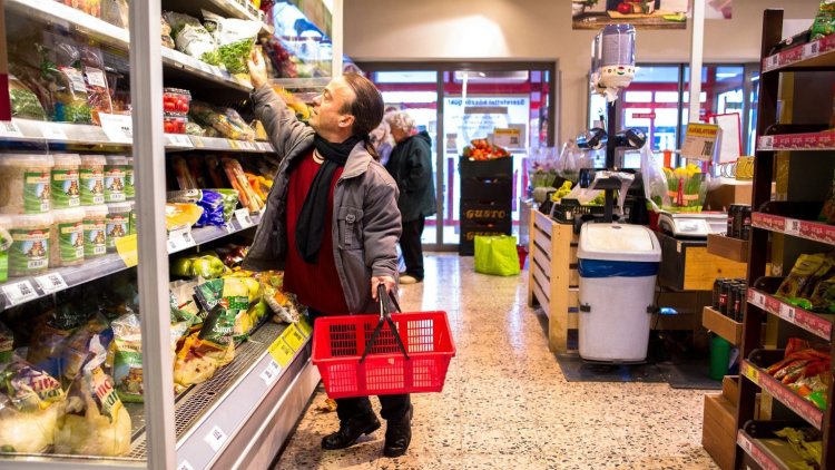 SZÉP-kártya: Bővül a kör, februártól élelmiszert is lehet vásárolni