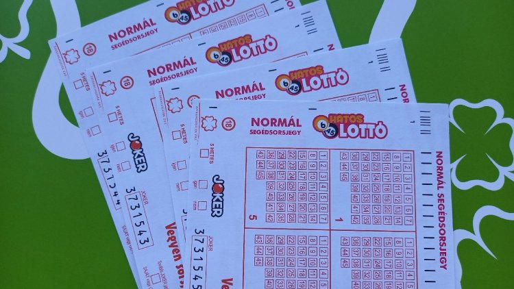 Milliárdos nyeremény várja a lottózókat karácsonykor
