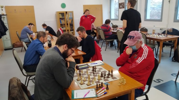 Nyíregyházi sakk-siker: maratoni küzdelem a 64 mezőn!
