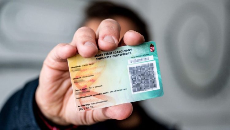 Gulyás: február 15-étől oltási igazolvánnyá alakul a védettségi igazolvány