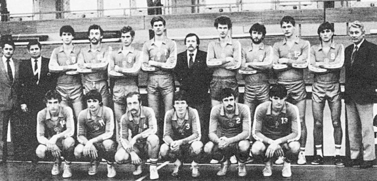 70 éves lett a legendás edző - Balázs István közel 50 éve segíti a röplabdát