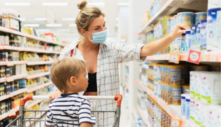 Élelmiszerárstop: a vásárlókat információs táblákon is tájékoztatniuk kell a boltoknak