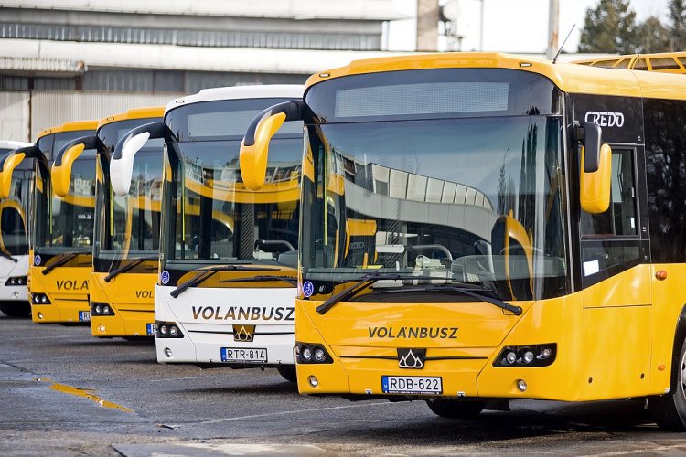 Több mint 18 ezer munkavállaló bére emelkedik jelentősen a Volánbusznál