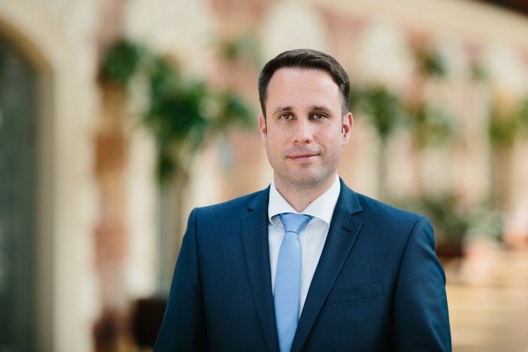 Dömötör Csaba: Februárban kapják vissza a családok az szja-t, jön a 13. havi nyugdíj és érkezik az emelt minimálbér
