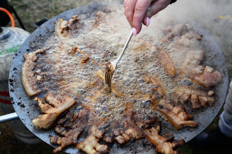 Ingyenes buszok indulnak a disznótoros fesztiválra!
