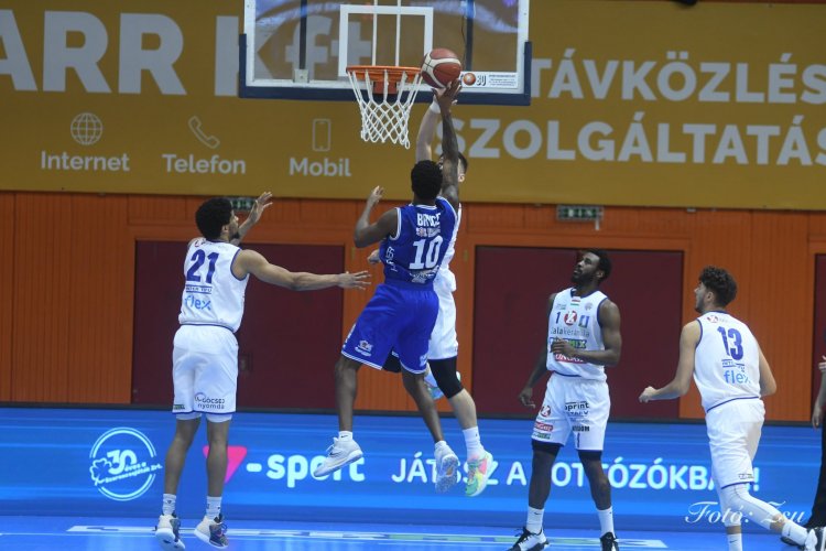 Sokba került a negyedik negyed eleji hullámvölgy