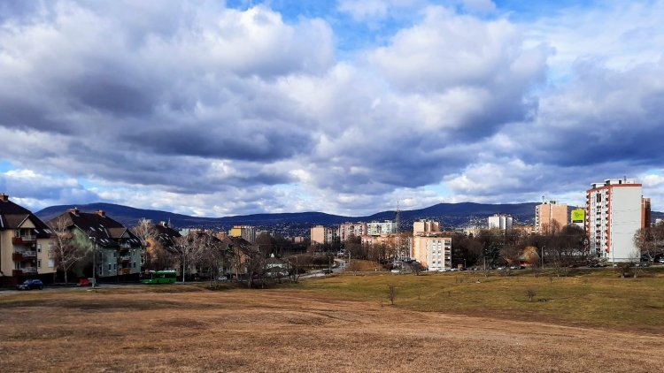 Felhőket kerget a Nap, kora tavaszias időnk lesz