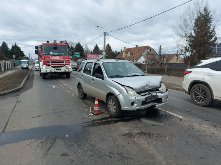 Két autó ütközött a Kállói úton, a vétlen járműben egy személy megsérült