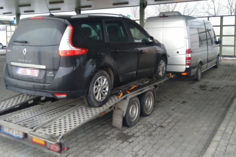 Körözött személygépkocsi a csengersimai határátkelőhelyen