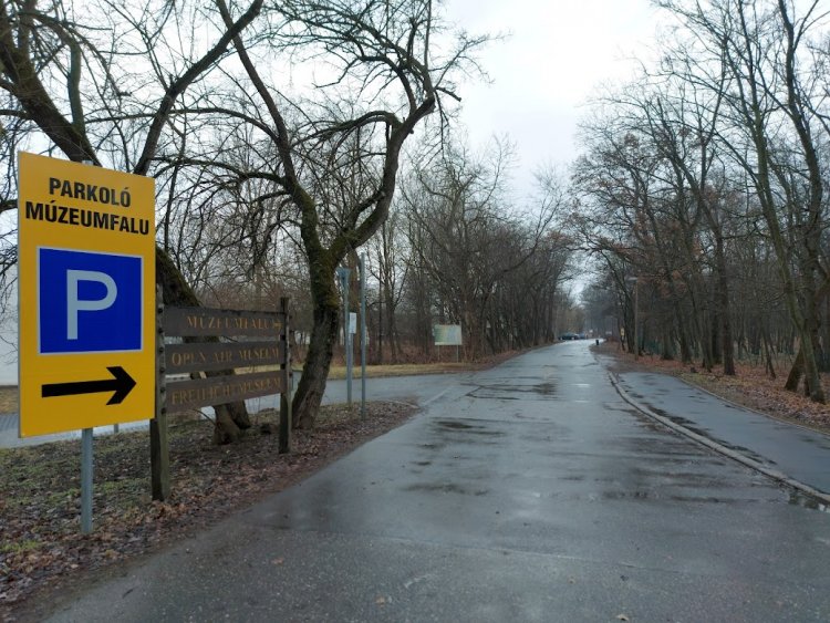 Forgalomkorlátozást vezetnek be szombaton a Skanzen utcában