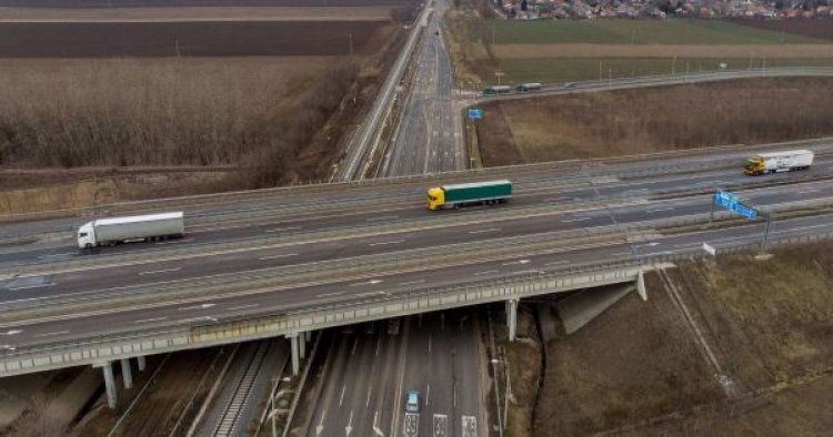 ITM: Péntek estétől kedd estig lesz érvényben a kamionstop a hosszú hétvégén