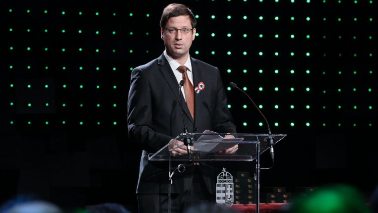 Gulyás Gergely: Közös feladatunk a béke és a biztonság fenntartása