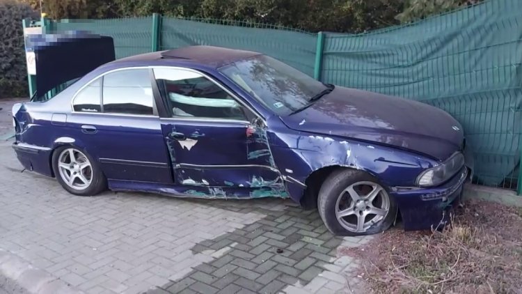 A hétvégén egy személyautós a Család utcán feltehetően elvesztette az irányítást a járműve felett