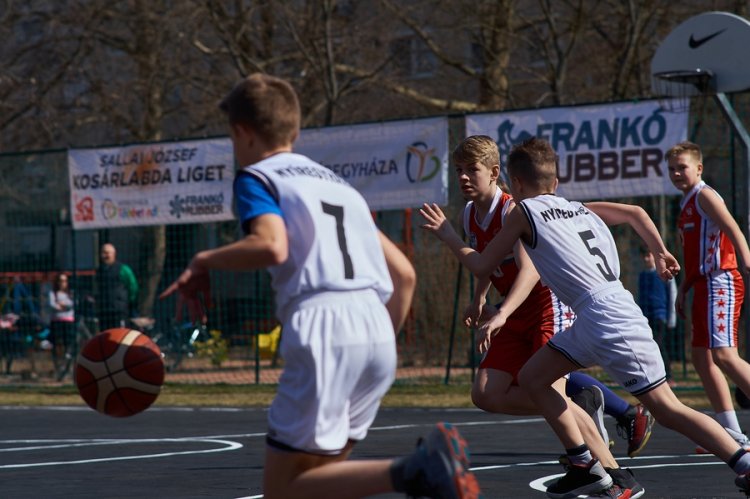 Újabb sportolási lehetőség Nyíregyházán – Átadták a Sallai József Kosárlabda Ligetet 