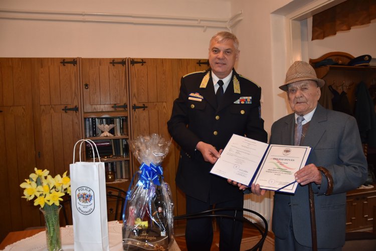 100. születésnap: Szabolcs-Szatmár-Bereg Megye rendőrfőkapitánya személyesen köszöntötte a megyei szerv legidősebb nyugdíjasát