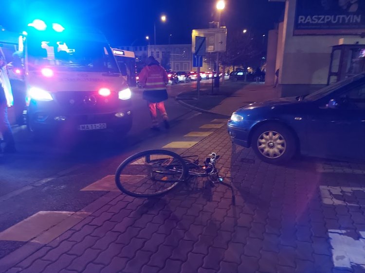 Kerékpáros ütközött össze egy autóval a Bethlen Gábor utcán