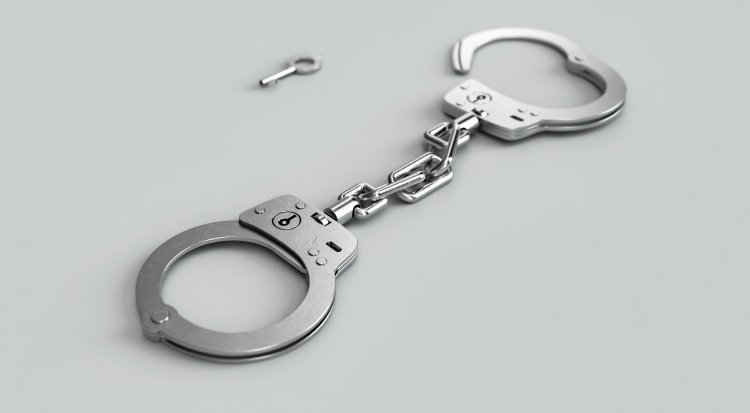 Két nő rabolta ki ismerősét egy beváráslóközpont előtt, mindkettőjüket letartóztatta a bíróság
