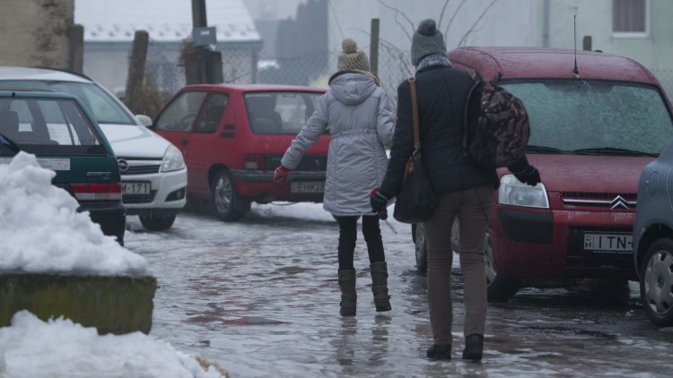 Csak óvatosan az utakon! Több helyen ónos eső nehezíti a közlekedést
