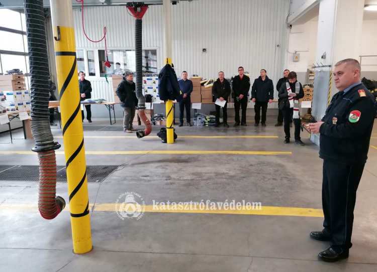 Átvették a pályázaton nyert eszközöket a tűzoltóságok, mentőszervezetek