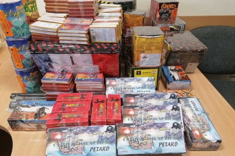 A pirotechnikai eszközök nem játékok!