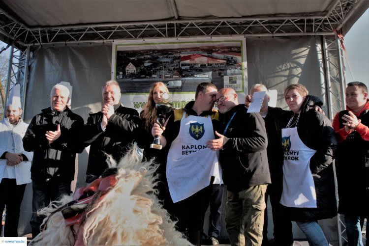 25 ezren a szombati böllérversenyen – Látogatói rekord a Nyírségi Disznótoros Fesztiválon