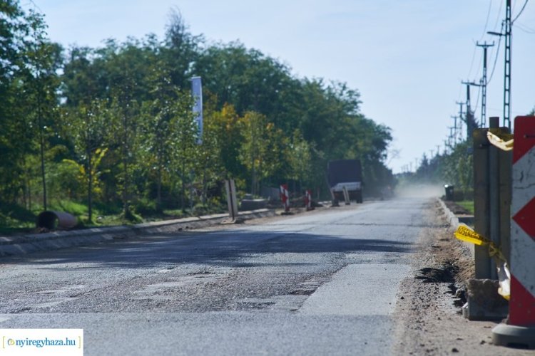 Folytatódnak a kivitelezési munkálatok a Szélsőbokori úton