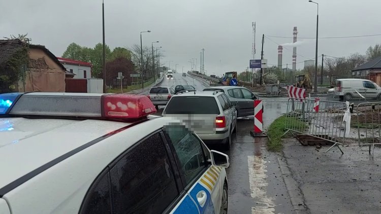 Baleset történt a Tiszavasvári út és a Derkovits utca csomópontjánál
