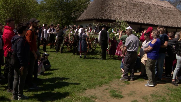 Falusi Majális – Színes programokkal várták az érdeklődőket a skanzenben